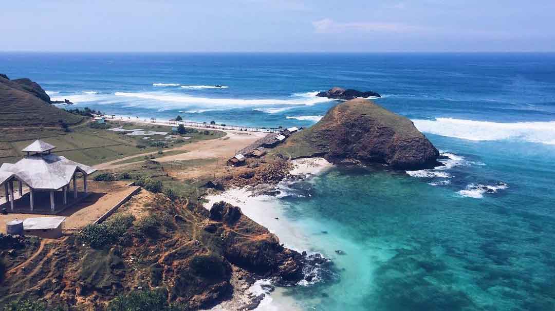 Pesona Keindahan Alam Pantai Seger, Ikon Pariwisata Lombok